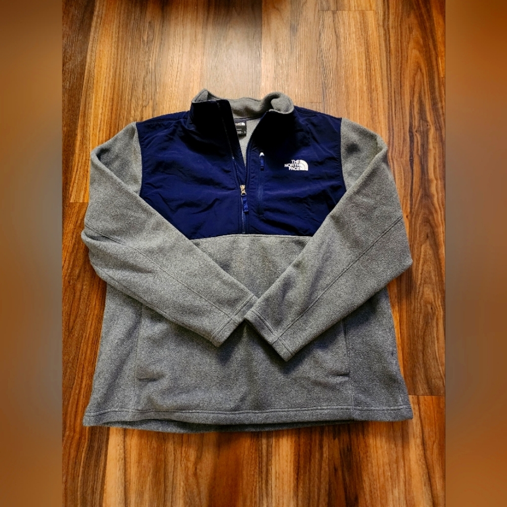 The North Face Men's XL Sun Rise Quarter Zip Fleece Jacket.